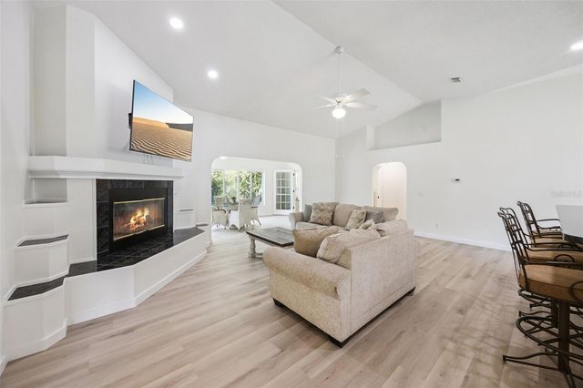 27138 RACQUET CIRCLE, Leesburg, FL 34748