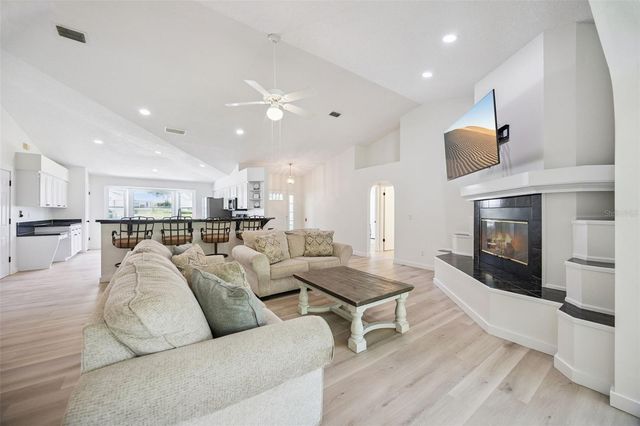 27138 RACQUET CIRCLE, Leesburg, FL 34748