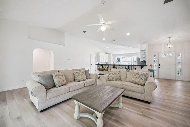 27138 RACQUET CIRCLE, Leesburg, FL 34748