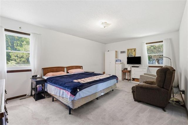 15960 Nall Avenue, Stilwell, KS 66085