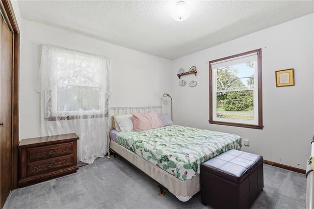 15960 Nall Avenue, Stilwell, KS 66085