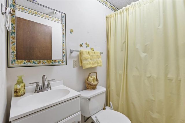 15960 Nall Avenue, Stilwell, KS 66085