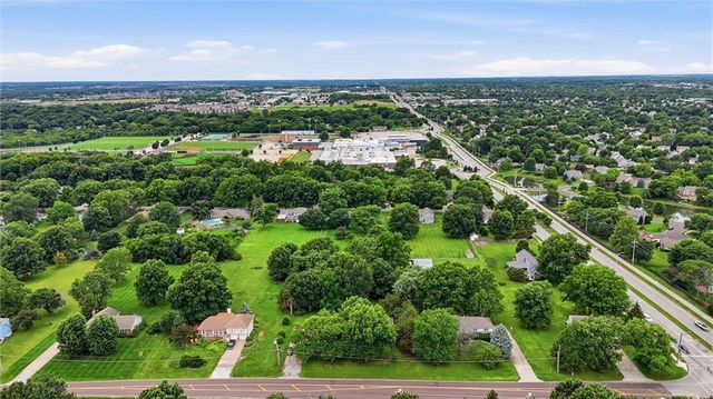 15960 Nall Avenue, Stilwell, KS 66085