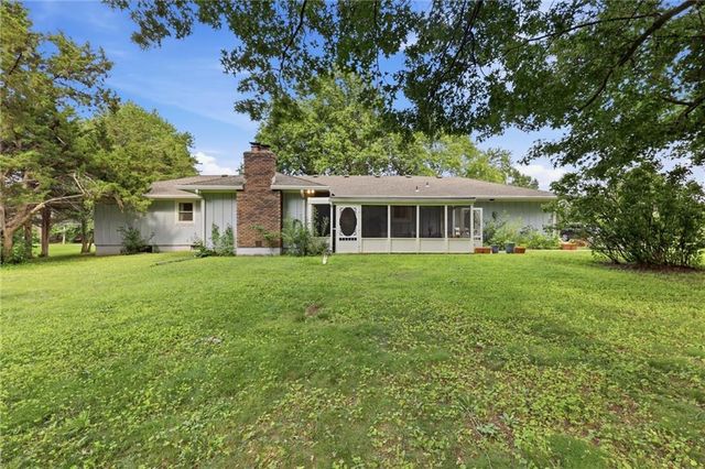 15960 Nall Avenue, Stilwell, KS 66085
