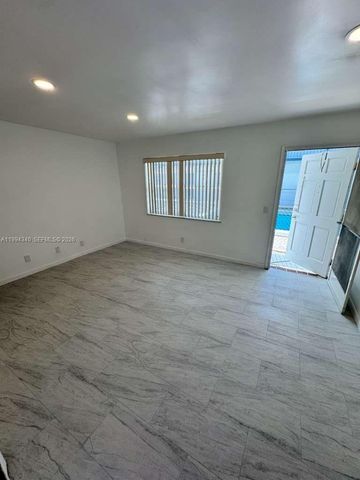 30 SE 4th Avenue 109, Hallandale Beach, FL 33009