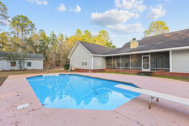 83 Barrington Drive, Jesup, GA 31545