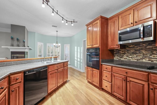 83 Barrington Drive, Jesup, GA 31545