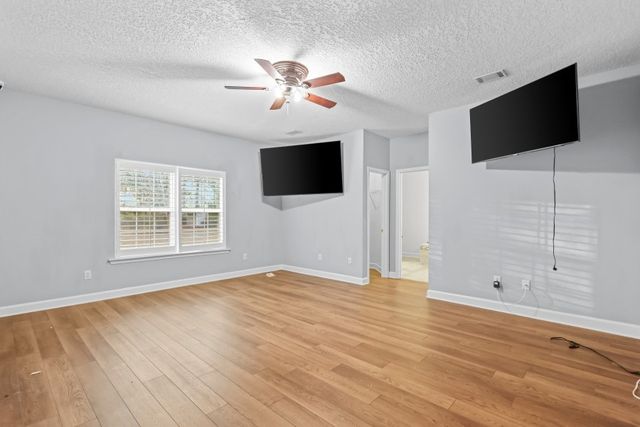 83 Barrington Drive, Jesup, GA 31545