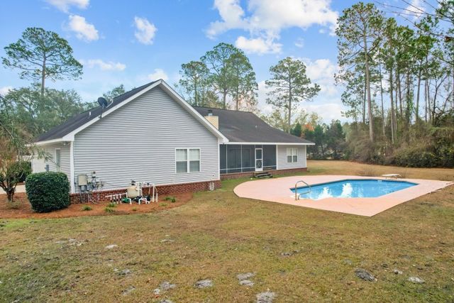 83 Barrington Drive, Jesup, GA 31545