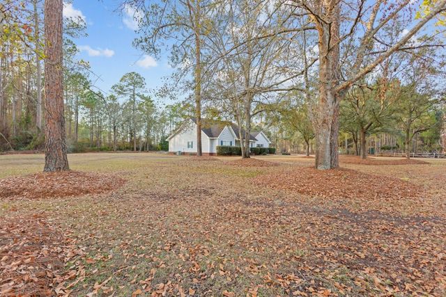 83 Barrington Drive, Jesup, GA 31545