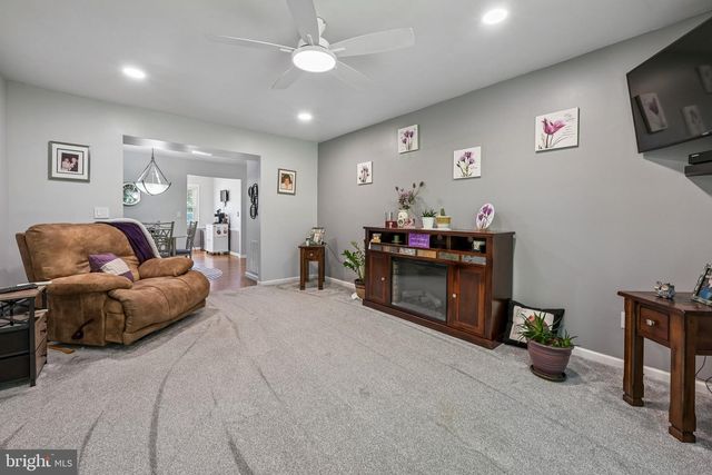 1407 SILVER CT, Hamilton, NJ 08690