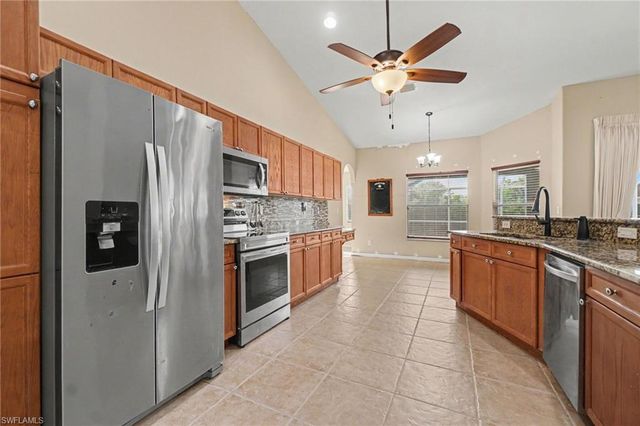 1143 NW 20th PL, Cape Coral, FL 33993