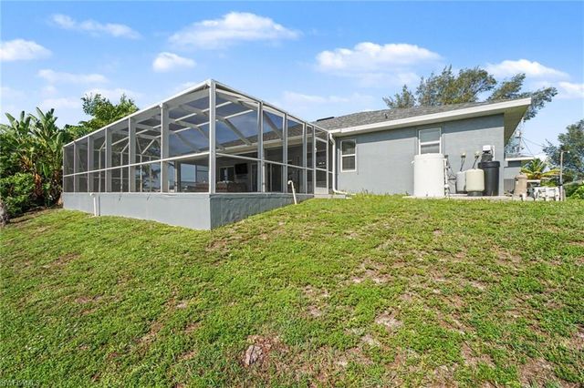 1143 NW 20th PL, Cape Coral, FL 33993