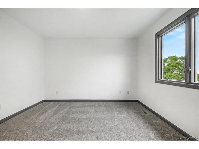 4624 S Hampton Cir, Boulder, CO 80301