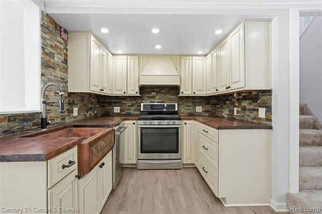 33805 Orangelawn Street, Livonia, MI 48150