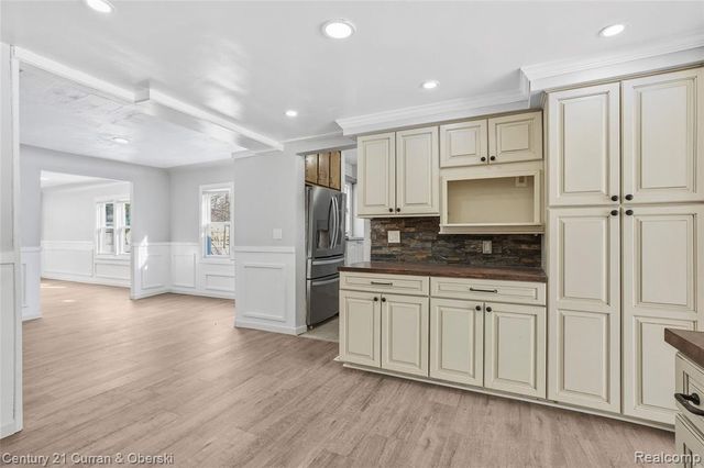33805 Orangelawn Street, Livonia, MI 48150