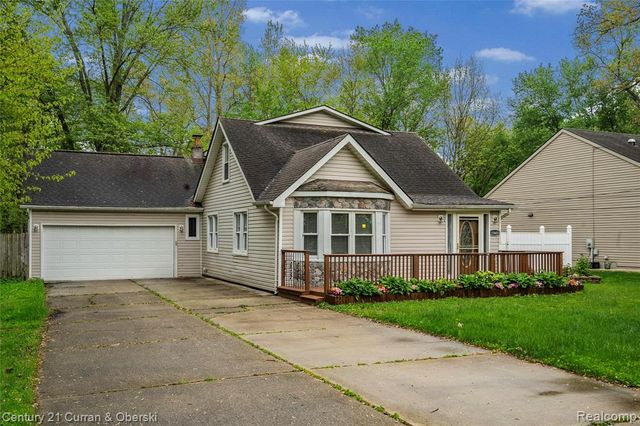 33805 Orangelawn Street, Livonia, MI 48150