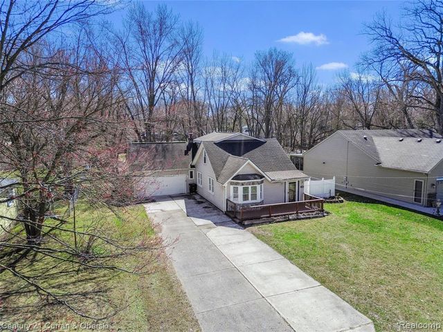 33805 Orangelawn Street, Livonia, MI 48150