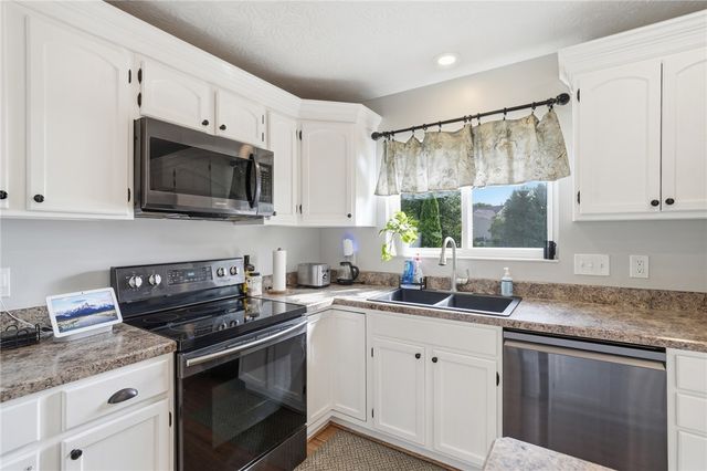 878 Grandstone Court, Lebanon, OH 45036