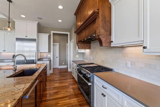 N33W29424 Millridge ROAD, Pewaukee, WI 53072