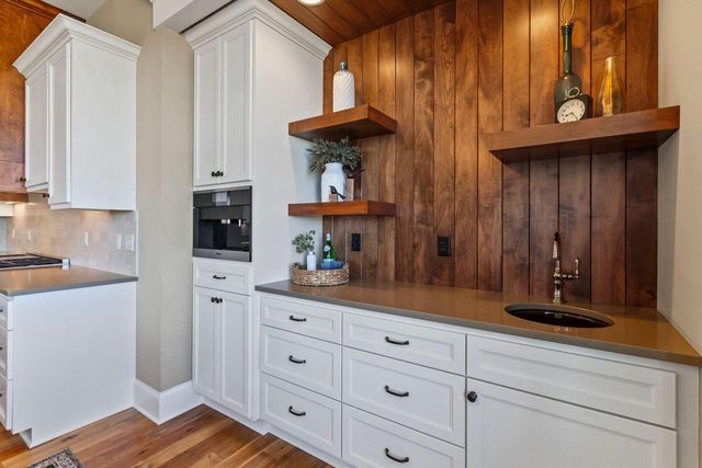 N33W29424 Millridge ROAD, Pewaukee, WI 53072