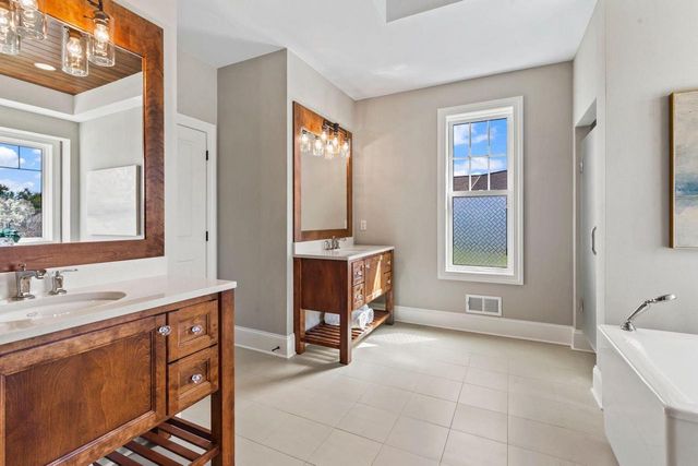 N33W29424 Millridge ROAD, Pewaukee, WI 53072