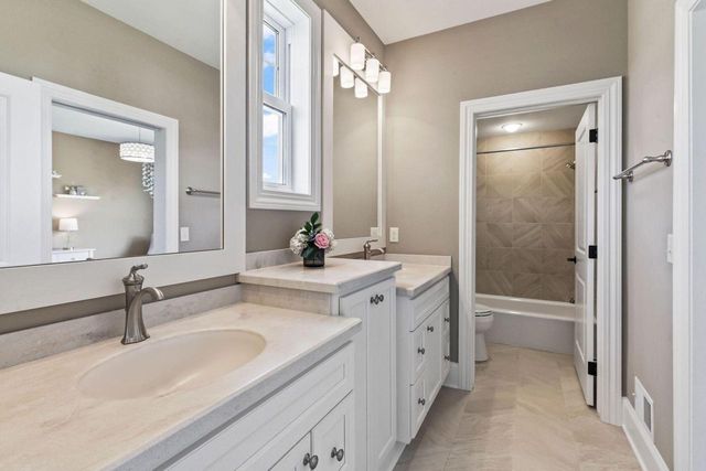 N33W29424 Millridge ROAD, Pewaukee, WI 53072