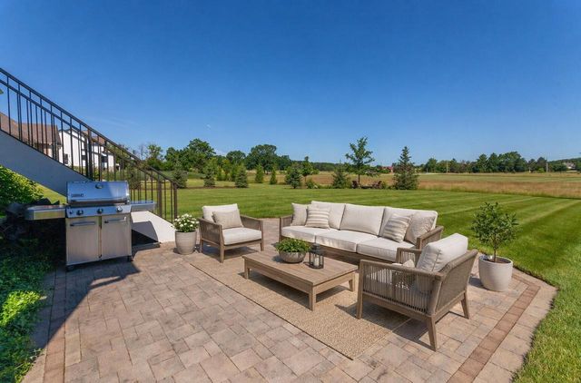 N33W29424 Millridge ROAD, Pewaukee, WI 53072