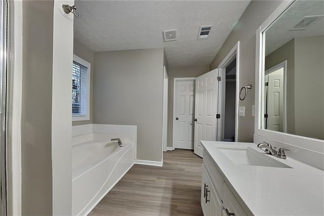 230 Lake Valley Drive, Loganville, GA 30052