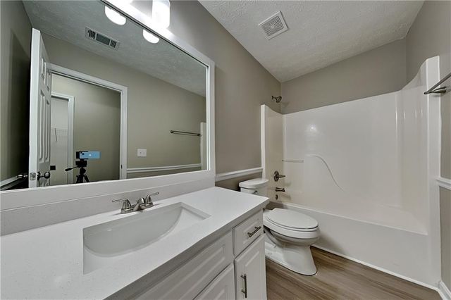 230 Lake Valley Drive, Loganville, GA 30052