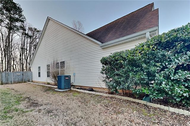 230 Lake Valley Drive, Loganville, GA 30052