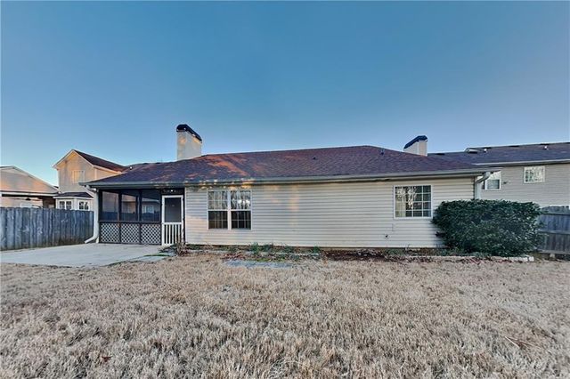 230 Lake Valley Drive, Loganville, GA 30052