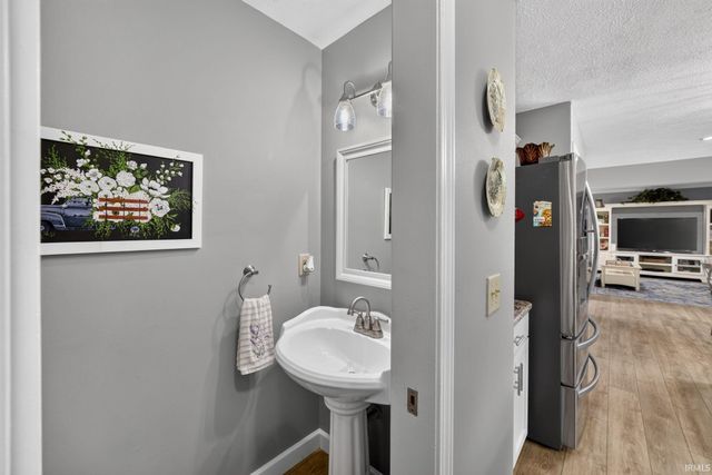 52116 Falcon Chase Drive, Granger, IN 46530