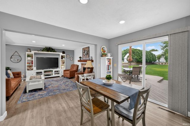 52116 Falcon Chase Drive, Granger, IN 46530