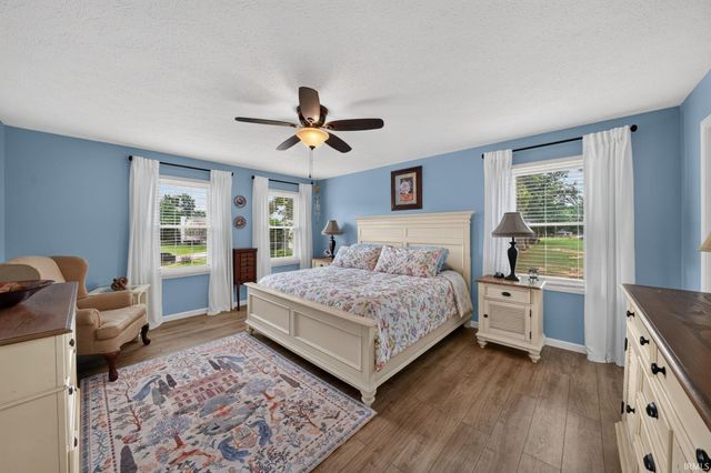 52116 Falcon Chase Drive, Granger, IN 46530