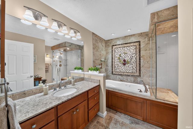 52116 Falcon Chase Drive, Granger, IN 46530