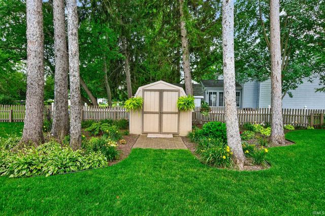 52116 Falcon Chase Drive, Granger, IN 46530