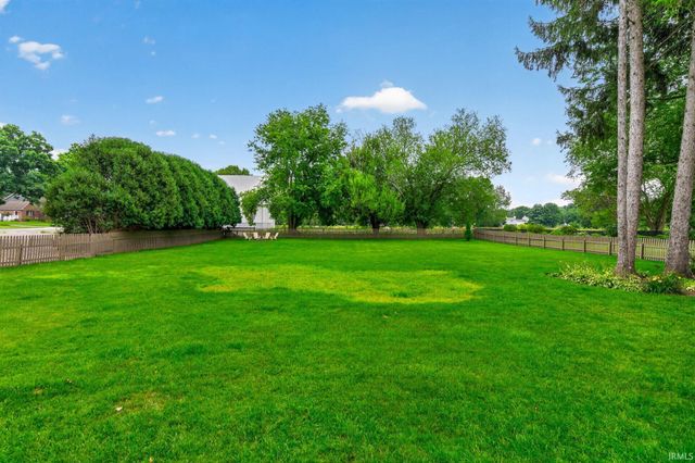 52116 Falcon Chase Drive, Granger, IN 46530