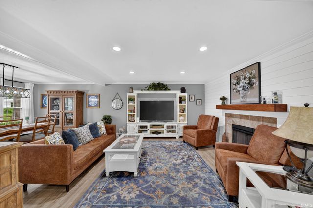 52116 Falcon Chase Drive, Granger, IN 46530