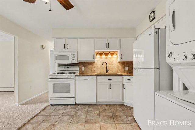 647 Blue Ash Drive, Grand Rapids, MI 49548