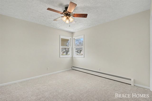 647 Blue Ash Drive, Grand Rapids, MI 49548