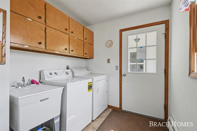 647 Blue Ash Drive, Grand Rapids, MI 49548