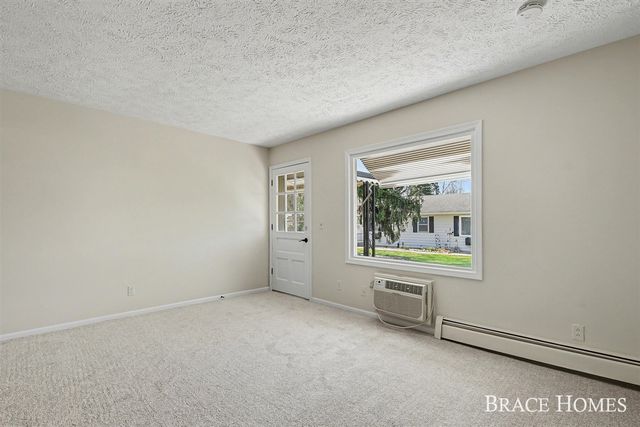 647 Blue Ash Drive, Grand Rapids, MI 49548