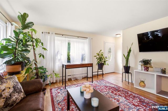 640 New York Avenue, Lyndhurst, NJ 07071