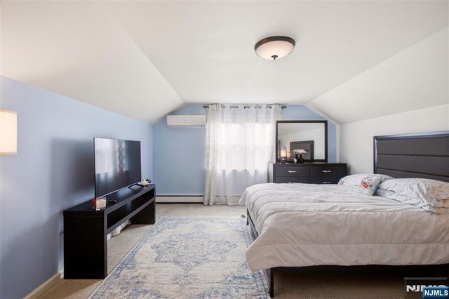 640 New York Avenue, Lyndhurst, NJ 07071