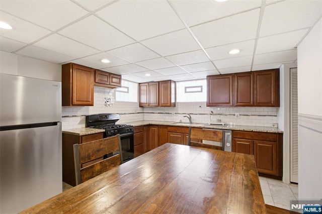 640 New York Avenue, Lyndhurst, NJ 07071