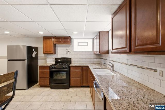 640 New York Avenue, Lyndhurst, NJ 07071