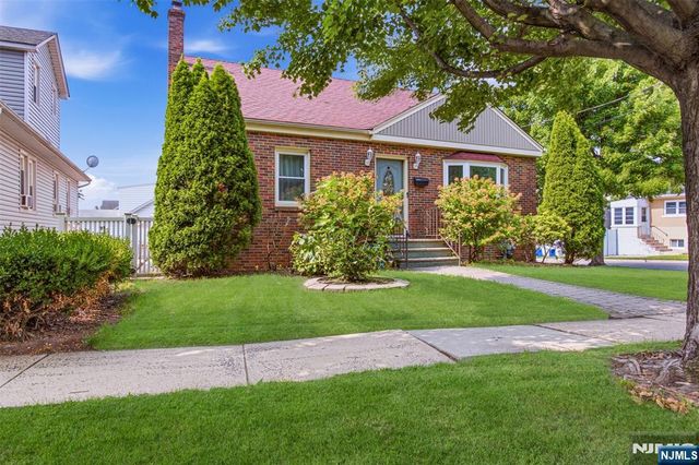 640 New York Avenue, Lyndhurst, NJ 07071