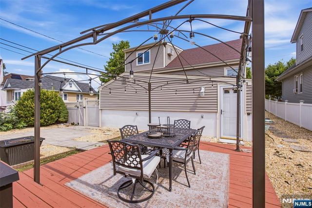 640 New York Avenue, Lyndhurst, NJ 07071