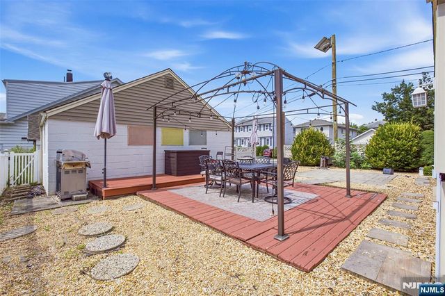 640 New York Avenue, Lyndhurst, NJ 07071